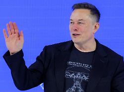 "Undemokratisches Vorgehen": IG Metall: Musk sollen Drohungen vor Betriebsratswahl unterlassen