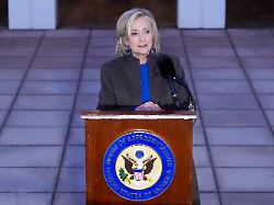 Im Kreuzverhör vor US-Parlament: Hillary Clinton: Bill wusste nichts von Epsteins Verbrechen
