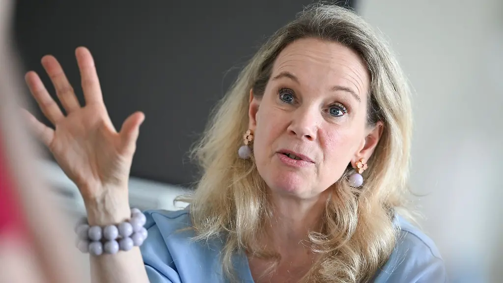 Der-Untersuchungsausschuss-zur-Vergabe-von-Foerdergeldern-soll-auch-klaeren-ob-Kultursenatorin-Sarah-Wedl-Wilson-parteilos-sich-etwas-vorzuwerfen-hat