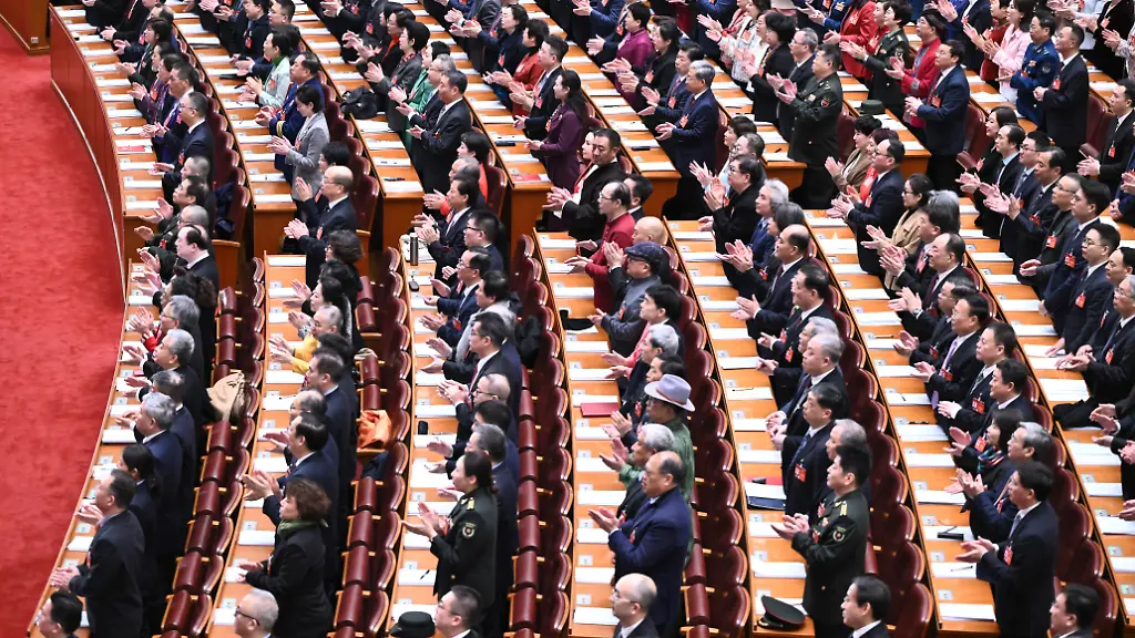 Die-Eroeffnungssitzung-der-zweiten-Sitzung-des-14-Nationalen-Ausschusses-der-Politischen-Konsultativkonferenz-des-Chinesischen-Volkes-CPPCC-findet-in-der-Grossen-Halle-des-Volkes-statt-am-Tag-vor-dem-Chinesischen-Nationalen-Volkskongress-NVK