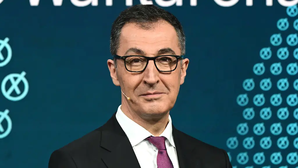 Cem-Oezdemir-Gruene-nimmt-bei-der-SWR-Sendung-Die-Wahlarena-teil-Am-8-Maerz-wird-in-Baden-Wuerttemberg-ein-neuer-Landtag-gewaehlt