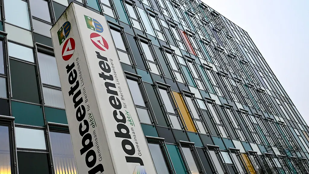 In-Berlin-ist-die-Arbeitslosigkeit-im-Vergleich-zu-Januar-leicht-gesunken