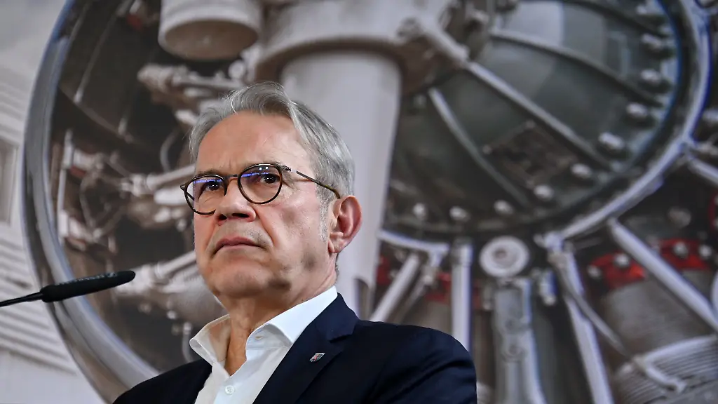 Thueringens-Innenminister-Georg-Maier-SPD-spricht-sich-fuer-Verbotsverfahren-gegen-AfD-Landesverbaende-aus