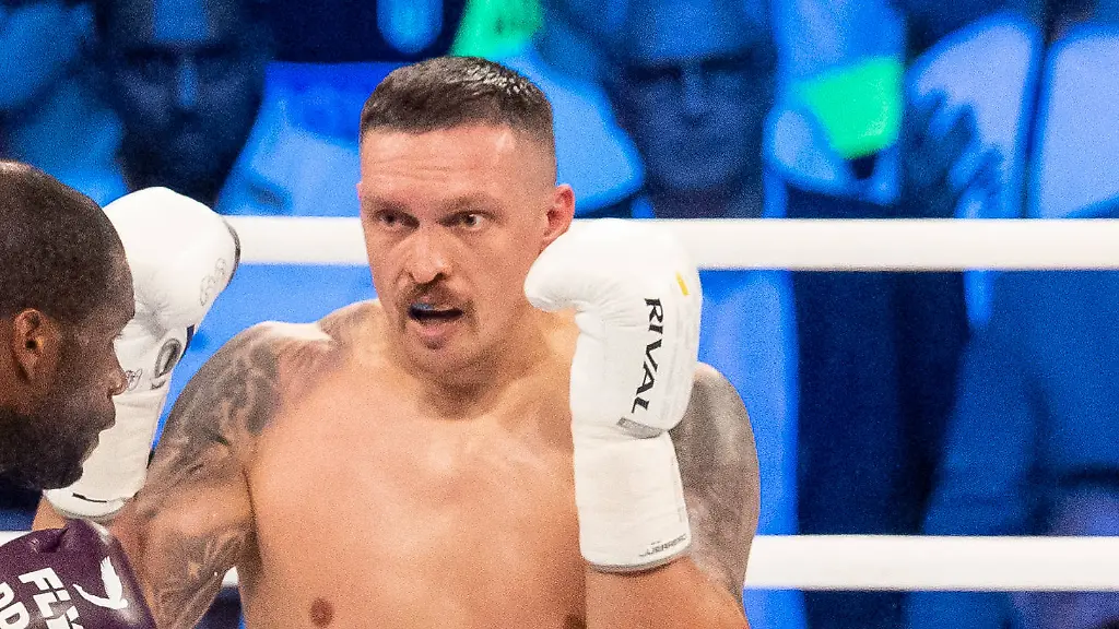Oleksandr-Usyk-v-Daniel-Dubois-Daniel-Dubois-Oleksandr-Usyk-during-boxing-gala-in-Wroclaw-Poland-on-August-26-2023-Wroclaw-Poland-PUBLICATIONxNOTxINxFRA-Copyright-xFotoxOlimpikx-originalFilename-jastrzebowski-oleksand230826-npH8G