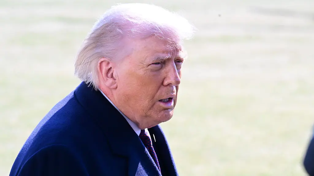 February-27-2026-Washington-D-C-USA-NEW-President-Donald-Trump-speaks-to-reporters-prior-to-departing-the-White-House-February-27-2026-Washington-D-C-USA-Trump-admits-he-is-not-fully-satisfied-with-Iran-and-believes-it-would-be-ideal-for-them-to-negotiate-in-good-faith-Trump-expresses-his-displeasure-with-Iran-s-stance-in-the-nuclear-negotiations-and-warns-that-there-is-still-no-decision-on-a-possible-attack