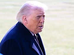 "Bösartige Gruppe": Trump verkündet großen Kampfeinsatz und ruft Iraner zum Sturz des Regimes auf