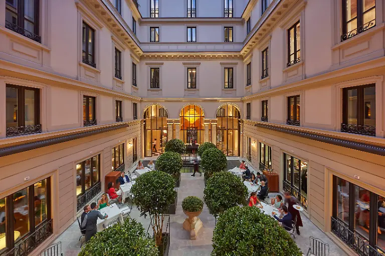 milan-fine-dining-seta-courtyard-01