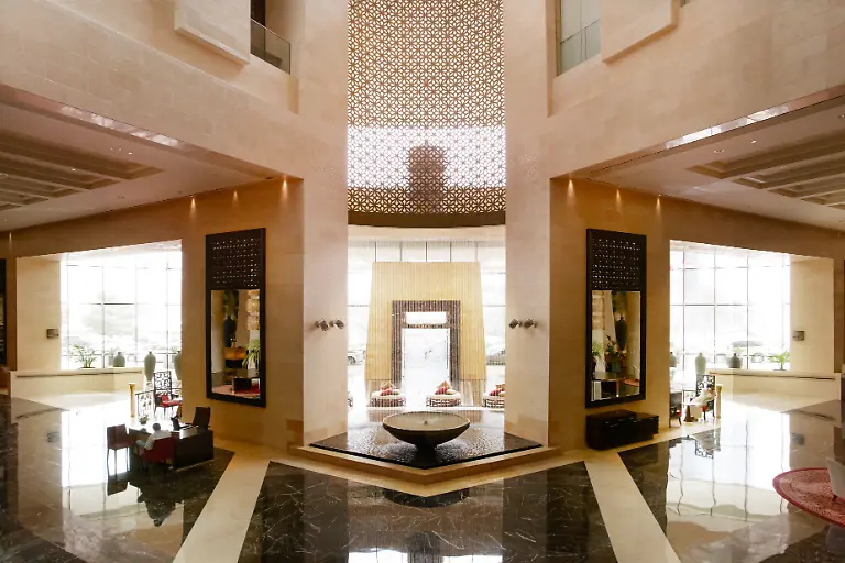 Raffles-Dubai-Lobby2-Jenny-Zarins-End-of-rights-date-31-12-2022