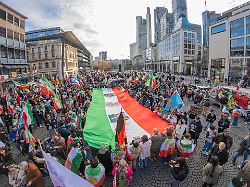 Hessen: Applaus für US-Intervention bei Iran-Demo in Frankfurt