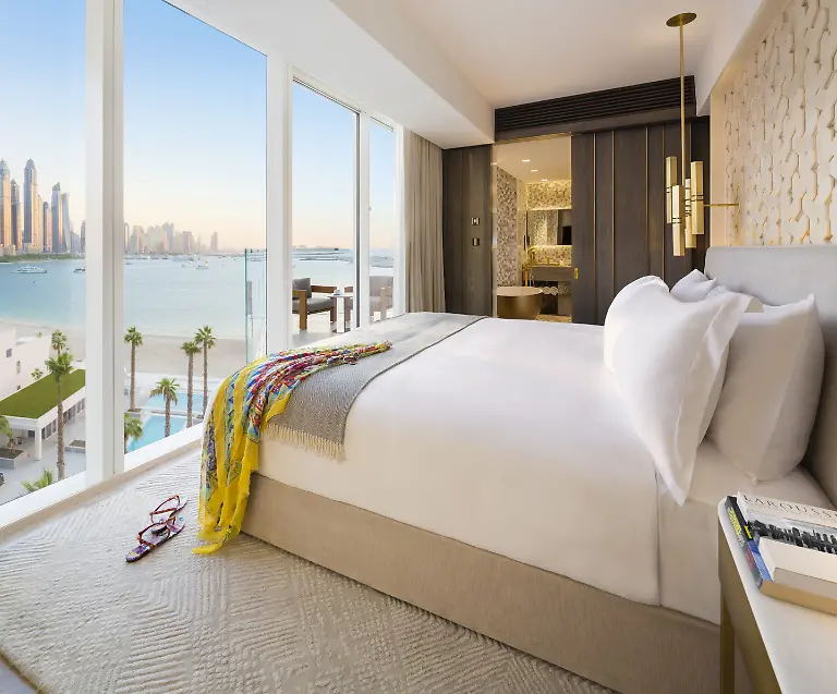 Junior-Suite-Sea-View-Bedroom