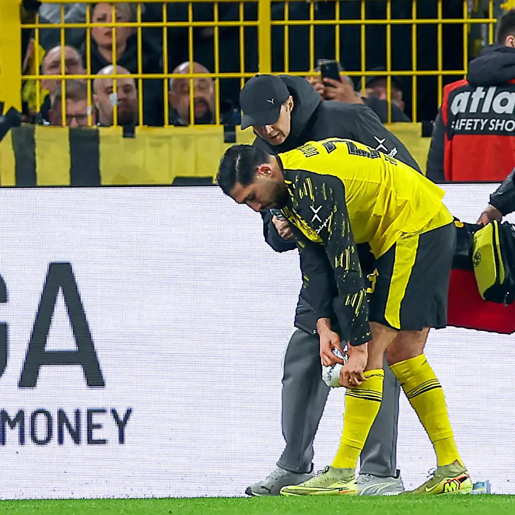 28-02-2026-Fussball-Borussia-Dortmund-FC-Bayern-Muenchen-1-Fussball-Bundesliga-24-Spieltag-Signal-Iduna-Park-Saison-2025-2026-Emre-Can-BVB-23-muss-verletzt-das-Spielfeld-verlassen-und-hat-Schmerzen-im-Knie-DFB-regulations-prohibit-any-use-of-photographs-as-image-sequences-and-or-quasi-video