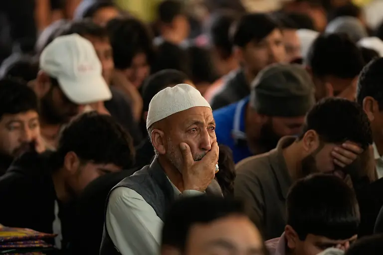 Shiite-Muslims-mourn-the-killing-of-Iranian-Supreme-Leader-Ayatollah-Ali-Khamenei-during-a-special-prayer-in-Jammu-India-Sunday-March-1-2026