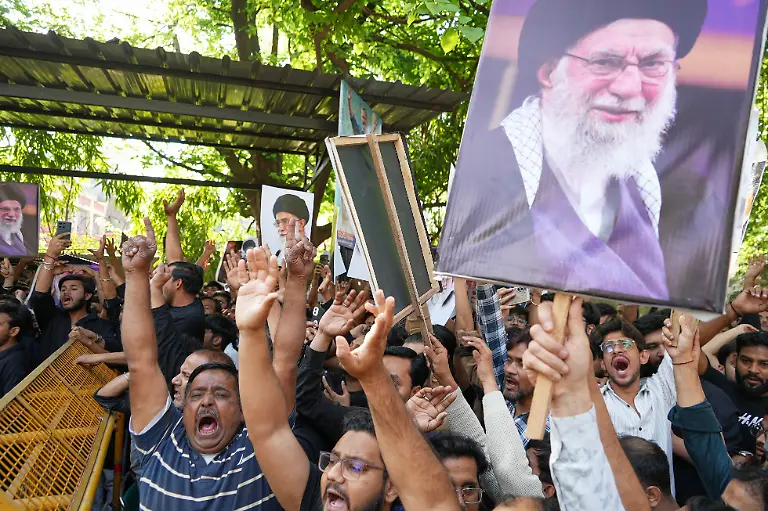 Shiite-Muslims-protest-against-the-U-S-Israeli-attack-on-Iran-and-killing-of-the-Supreme-Leader-Ayatollah-Ali-Khamenei-in-New-Delhi-India-Sunday-March-1-2026