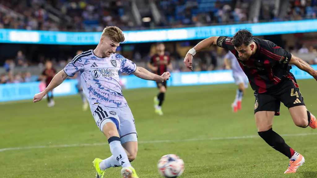 February-28-2026-San-Jose-California-U-S-San-Jose-Earthquakes-Forward-TIMO-WERNER-11-crosses-the-ball-for-an-assist-under-pressure-from-Atlanta-United-Defender-ENEA-MIHAJ-4-during-the-MLS-match-between-the-San-Jose-Earthquakes-and-Atlanta-United-at-PayPal-Park-in-San-Jose-California-Credit-Image-A-Jeff-Mulvihill-Jr