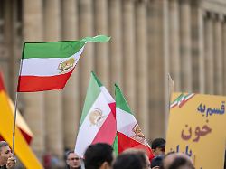 Baden-Württemberg: BW-Innenminister: Keine konkrete Gefahr für Einrichtungen