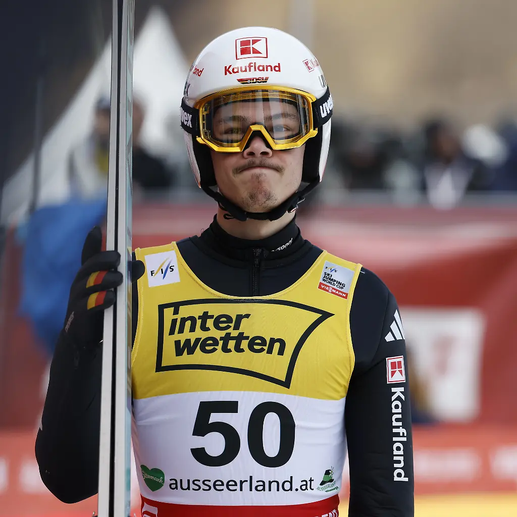 Ski-nordisch-Skispringen-Weltcup-Skifliegen-Maenner-2-Durchgang-Philipp-Raimund-aus-Deutschland-reagiert-im-Zielbereich