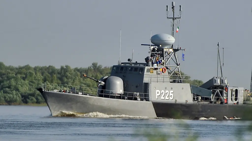 ITAR-TASS-ASTRAKHAN-RUSSIA-JUNE-28-2013-An-Iranian-Navy-boat-at-the-port-of-Astrakhan-The-visit-is-part-of-an-international-cooperation-programme-between-Caspian-Sea-nations