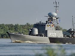 "Auf einen Schlag weg": Trump: Haben 9 iranische Schiffe versenkt und 48 Führungspersonen getötet