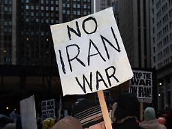 Frieden zugesagt, Krieg gebracht: Trump provoziert seinen "America First"-Flügel