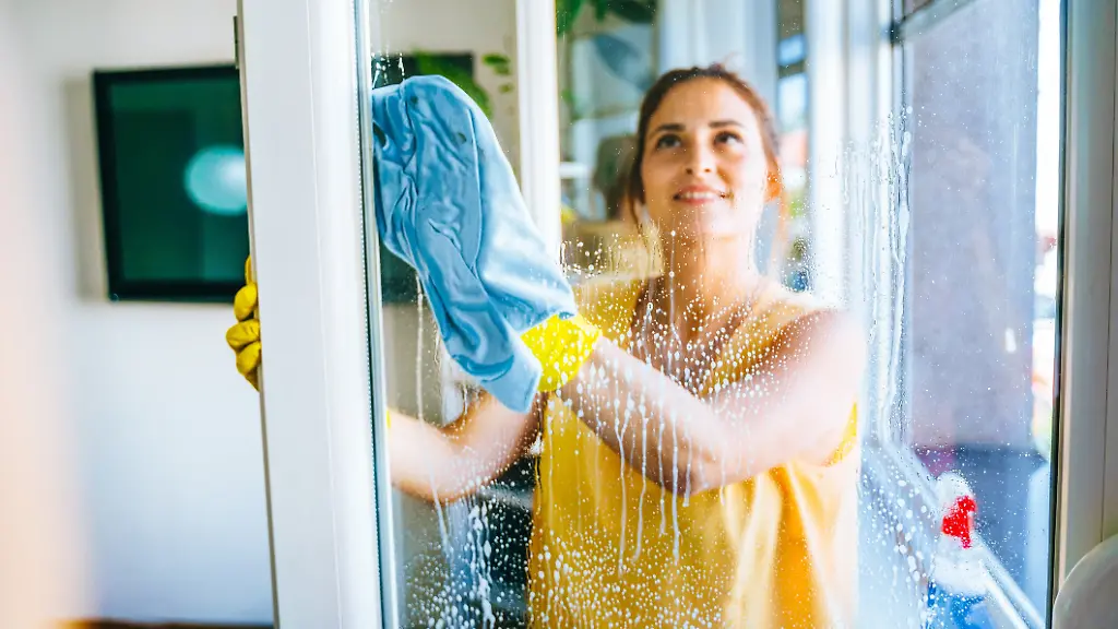 So-einfach-kann-es-mit-streifenfreien-Fenstern-gehen