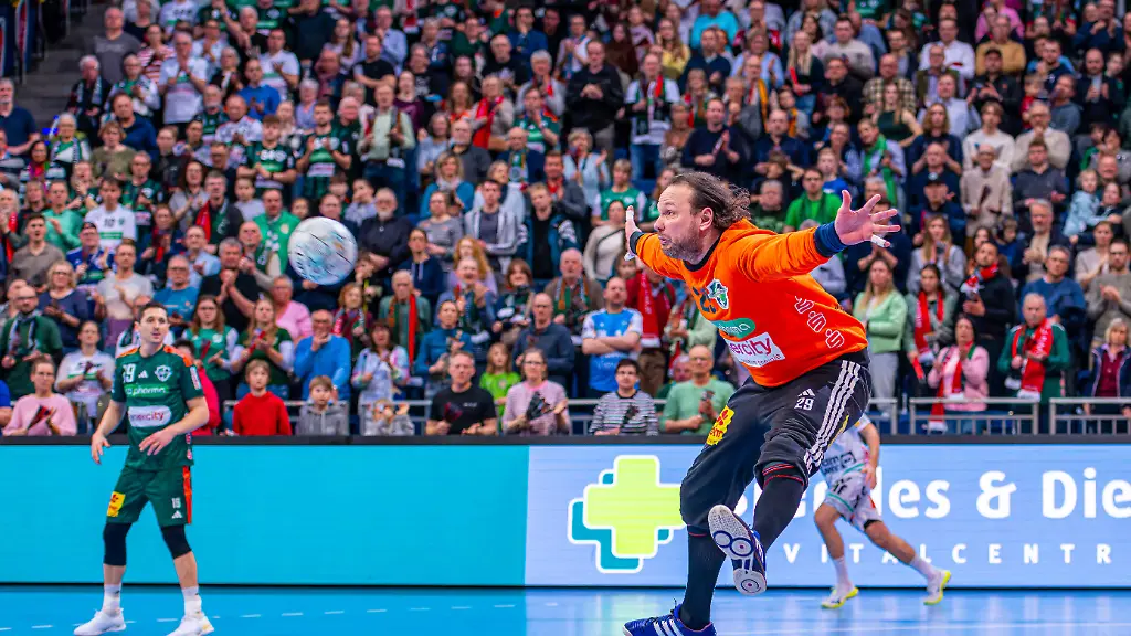 Nikolas-Katsigiannis-TSV-Hannover-Burgdorf-Nr-29-v-l-TSV-Hannover-Burgdorf-gruen-gegen-FRISCH-AUF-Goeppingen-weiss-am-23-Spieltag-der-Saison-2025-2026-in-der-DAIKIN-Handball-Bundesliga-01-03-2026-ZAG-Arena-Hannover-GER-Nikolas-Katsigiannis-TSV-Hannover-Burgdorf-No