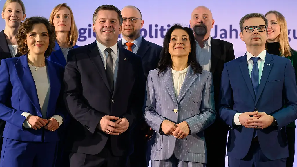 Auf-der-regionalpolitischen-Jahrestagung-diskutieren-Vertreter-aus-Politik-Wirtschaft-und-Wissenschaft-ueber-Strukturwandel-bezahlbare-Energie-und-neue-Wachstumsfelder-fuer-Sachsen-Anhalt