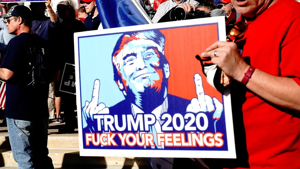 2020-11-08T004551Z-931245651-RC2OYJ9U7W9F-RTRMADP-3-USA-ELECTION-REACTION