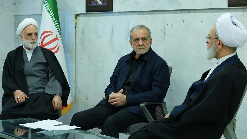 Irans-interim-leadership-council-held-its-second-session-in-the-presence-of-Iranian-President-Masoud-Pezeshkian-Judiciary-Chief-Mohsen-Ejei-and-Ayatollah-Arafi-Iran-March-1-2026-Photo-by-Iranian-Presidency-Office-APAIMAGES-1