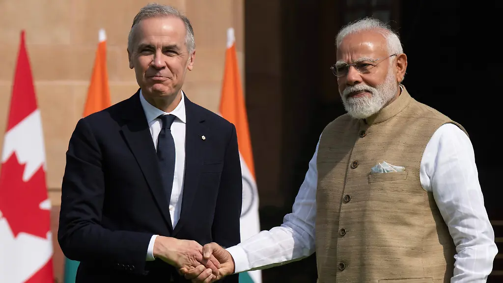 02-03-2026-Indien-Neu-Delhi-Indiens-Premierminister-Narendra-Modi-r-begruesst-Kanadas-Premierminister-Mark-Carney-im-Hyderabad-House