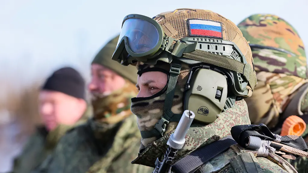 RUSSIA-JANUARY-19-2026-A-serviceman-takes-part-in-a-military-training-exercise-held-by-an-engineer-unit-of-the-Russian-Southern-Military-District-based-on-the-experience-gained-in-Russia-s-special-military-operation-Credit-Image-Erik-Romanenko-TASS-via-ZUMA-Press