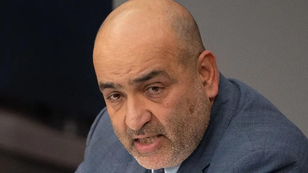 Omid-Nouripour-Bundestagsvizepraesident-und-Gruenen-Abgeordneter-aus-Frankfurt-wurde-in-Teheran-geboren