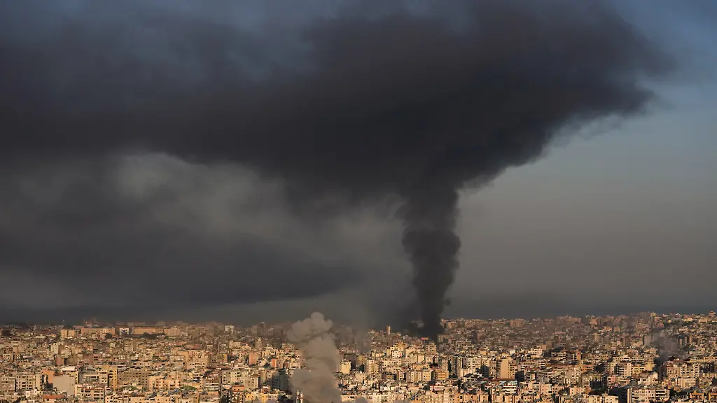 Smoke-rises-from-Israeli-airstrikes-in-Dahiyeh-a-southern-suburb-of-Beirut-Lebanon-Tuesday-March-3-2026
