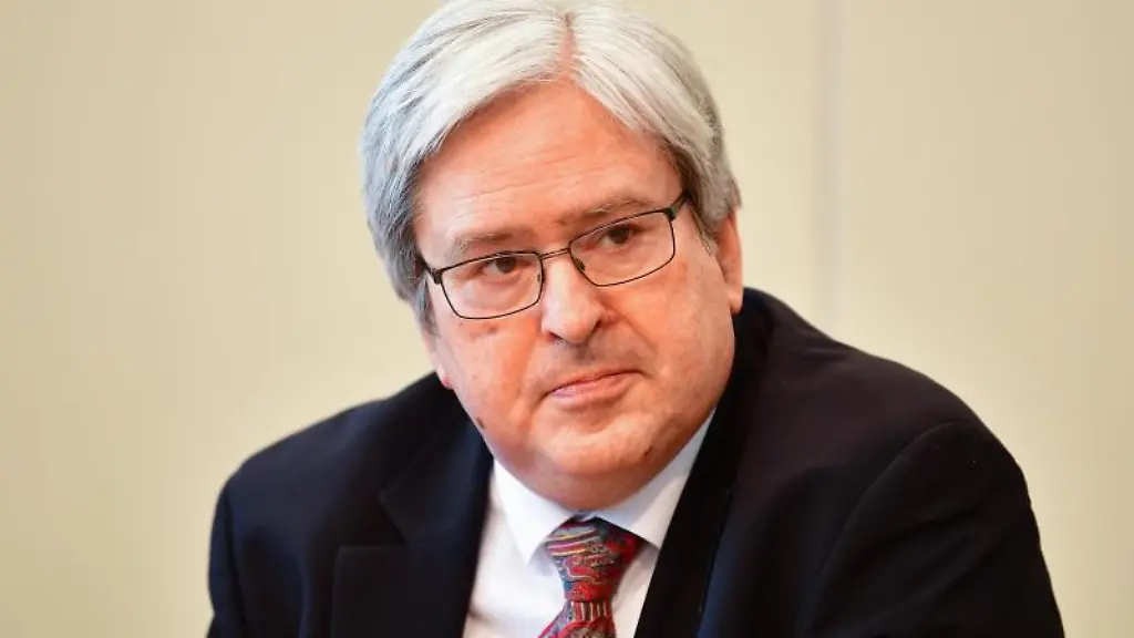 Joerg-Steinbach-SPD-Brandenburger-Minister-fuer-Wirtschaft-Arbeit-und-Energie