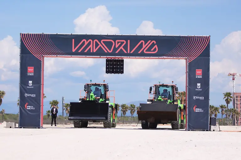 Isabel-Diaz-Ayuso-and-Jose-Luis-Martinez-Almeida-y-Carlos-Sainz-Jr-asisten-al-evento-de-la-Primera-piedra-de-la-construccion-del-circuito-de-Formula-1-en-Madrid-Foundation-stone-laid-for-the-construction-of-the-Formula-1-circuit-in-Madrid-Madrid-April-25-2025-The-city-s-future-circuit-will-feature-22-corners-and-will-run-around-the-IFEMA-Madrid-exhibition-center-and-the-land-designated-for-its-expansion-in-Valdebebas-A-fast-technical-layout-with-very-complex-sections-such-as-the-banked-curve-where-drivers-will-have-no-time-to-rest-The-entire-circuit-is-12-meters-wide-except-for-the-main-straight-and-the-first-corner-which-are-15-meters-wide