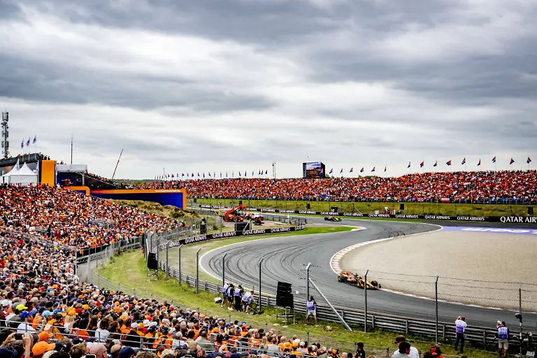 ZANDVOORT-Max-Verstappen-Red-Bull-Racing-during-the-Dutch-F1-Grand-Prix-at-the-Zandvoort-Circuit-ANP-HOLLANDSE-HOOGTE-ROBIN-UTRECHT-netherlands-out-belgium-out-PUBLICATIONxINxGERxSUIxAUTxONLY-Copyright-xx-x534626989x-originalFilename-534626989-jpg-ZANDVOORT-Max-Verstappen-Red-Bull-Racing-during-the-Dutch-F1-Grand-Prix-at-the-Zandvoort-Circuit-ANP-HOLLANDSE-HOO-xVIxIMAGO-ANPxIVx-imago-images-0831938407-originalFilename-0831938407st