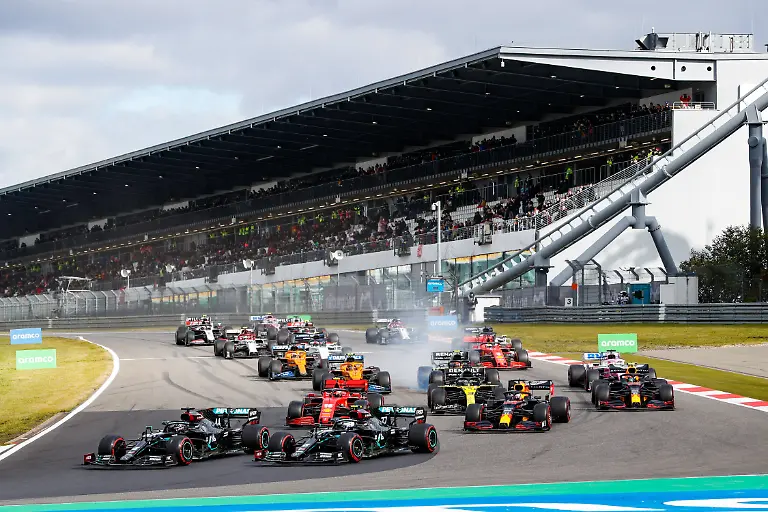 Start-of-the-race-44-HAMILTON-Lewis-gbr-Mercedes-AMG-F1-GP-W11-Hybrid-EQ-Power-77-BOTTAS-Valtteri-fin-Mercedes-AMG-F1-GP-W11-Hybrid-EQ-Power-action-during-the-Formula-1-Aramco-Grosser-Preis-Der-Eifel-2020-Eifel-Grand-Prix-from-October-9-to-11-2020-on-the-Nuerburgring-in-Nuerburg-Germany-FORMULE-1-Grand-Prix-Eifel-Nurburgring-08-to-11-10-2020-DPPI-PANORAMIC-PUBLICATIONxNOTxINxFRAxITAxBEL-77-00120024-A2-9582