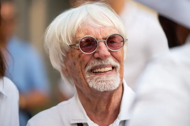 Bernie-Ecclestone-UAE-Formel-1-Weltmeisterschaft-Abu-Dhabi-Grand-Prix-Yas-Marina-Circuit-3-Freies-Training-06-12