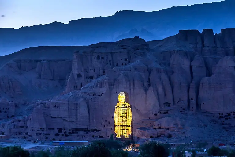 150612-KABUL-June-12-2015-Photo-taken-on-June-7-2015-shows-the-projection-of-the-Bamyan-Buddha-in-Bamyan-province-central-Afghanistan-A-Chinese-couple-and-Liang-Hong-successfully-projected-the-image-of-the-tallest-Buddha-in-Bamyan-Valley-on-June-6-and-7-using-the-latest-cultural-relics-friendly-technology-eliciting-cheers-from-the-local-people-The-two-Bamyan-Buddhas-were-bombed-and-smashed-to-the-ground-by-Taliban-in-2001-despite-appeals-from-the-international-community