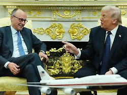 Beste Freunde im Oval Office: Merz kann sich bei Trump offensichtlich gut entspannen