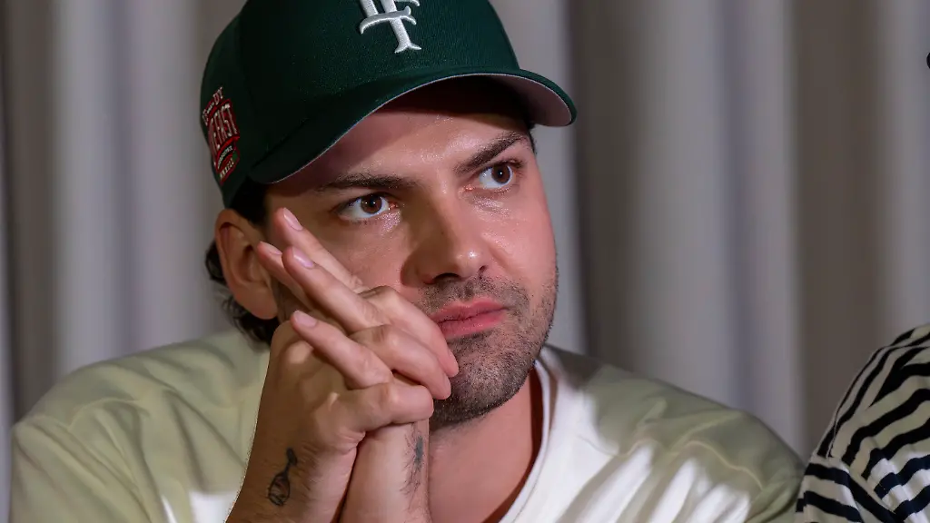 Jimi-Blue-Ochsenknecht-waehrend-eines-Interviews-mit-der-Deutschen-Presse-Agentur-dpa-im-Rahmen-der-Doku-Soap-Diese-Ochsenknechts-beim-Fernsehsender-SKY-Schauspieler-Jimi-Blue-Ochsenknecht-ist-nach-seiner-Trennung-von-Yeliz-Koc-eigenen-Angaben-zufolge-im-Berliner-Partyleben-versunken