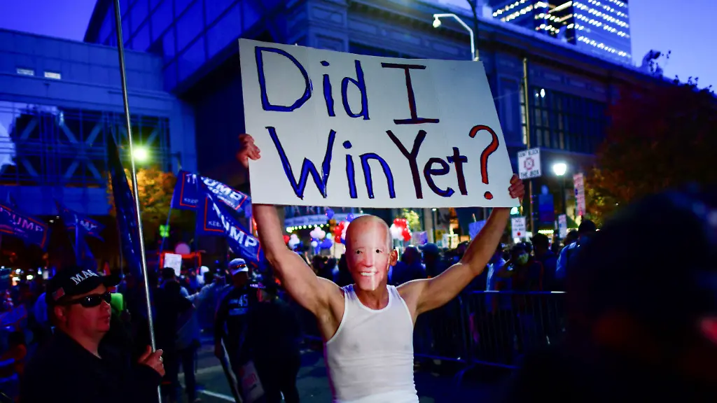 2020-11-05T233734Z-401698820-RC2BXJ9421OF-RTRMADP-3-USA-ELECTION