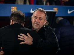 Strittige Hinspiel-Szene nervt: Hansi Flick feiert "fantastisch" gescheiterten FC Barcelona