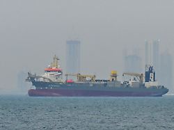 Bild: Gesperrte Straße von Hormus: Trump verspricht blockierten Tankern Geleitschutz