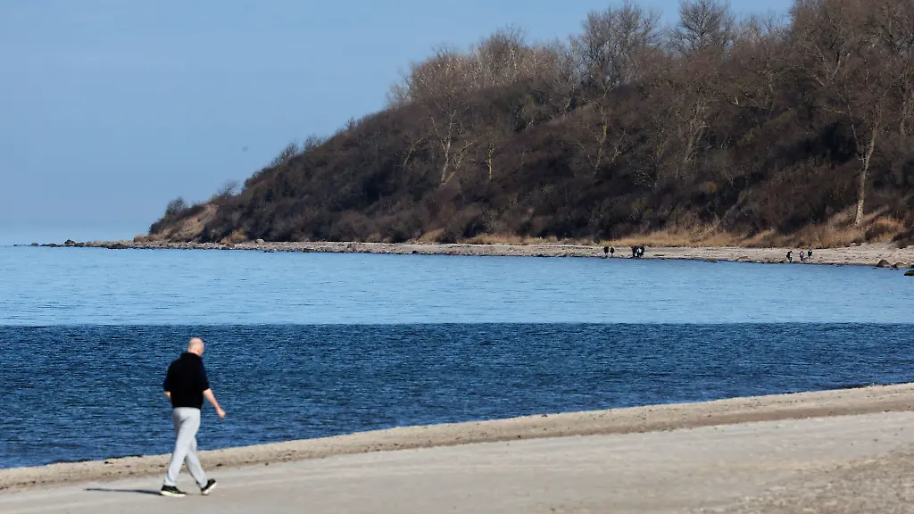 Auch-wenn-in-Mecklenburg-Vorpommern-weiterhin-die-Sonne-zu-sehen-ist-wird-der-Mittwoch-etwas-kaelter