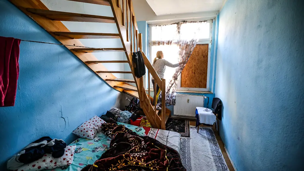 Bei-der-Kontrollaktion-wurden-rund-250-Wohnungen-auf-Missstaende-kontrolliert