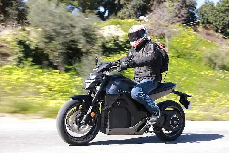 Die-50-kW-Spitzenleistung-nur-kurzfristig-abrufbar-aber-doch-realisierbar-sorgen-fuer-grosses-Fahrvergnuegen