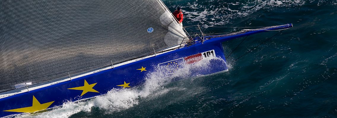 Die EU pflügt mit Volldampf durch stürmische Gewässer.