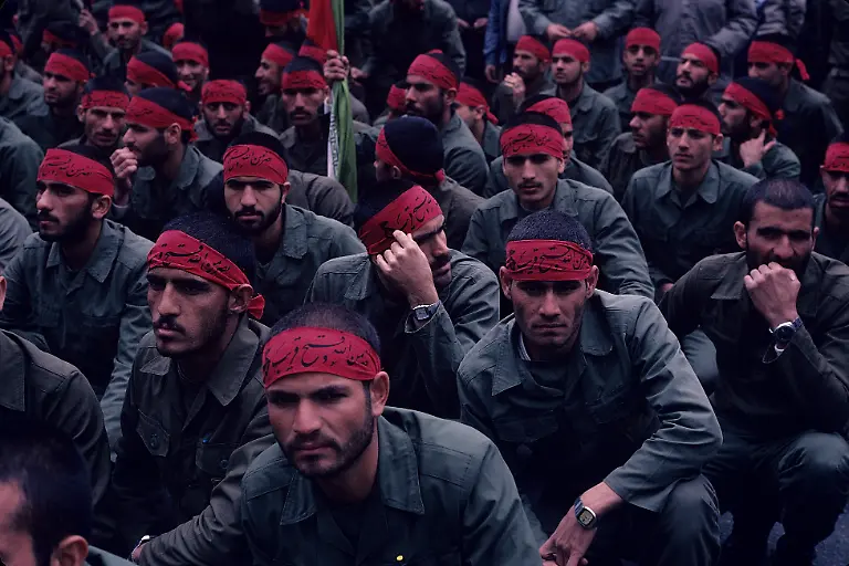 Iranian-Revolutionary-Guards-in-red-headbands-gather-in-Imam-Hussein-Square-in-Tehran-during-the-Iran-Iraq-War-16th-May-1985