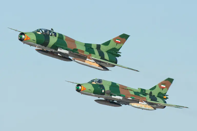 A-pair-of-Islamic-Revolutionary-Guard-Corps-IRGC-Su-22-fighter-jets-a-single-seater-Su-22M-4K-and-a-two-seater-Su-22UM3K