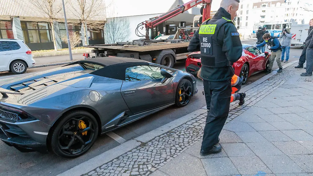 Rund-400-Polizisten-durchsuchen-seit-dem-Morgen-Dutzende-Objekte-in-Berlin-Es-geht-um-mutmasslichen-Steuerbetrug